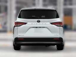 Toyota Sienna Platinum AWD 7-Passenger (Natl) 2026 — side view