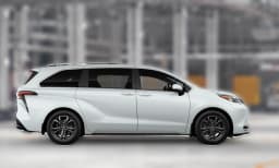 Toyota Sienna Platinum AWD 7-Passenger (Natl) 2026 — side view