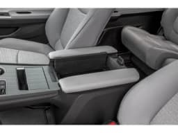 Toyota Sienna LE AWD 8-Passenger (Natl) 2026 — side view