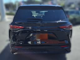 Toyota Sienna XSE FWD 7-Passenger (Natl) 2026 — side view