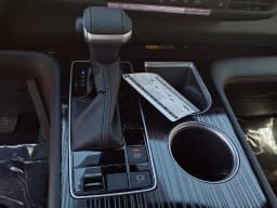 Toyota Sienna XSE FWD 7-Passenger (Natl) 2026 — side view
