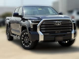 Toyota Tundra 4WD Limited CrewMax 5.5' Bed (Natl) Toyota Tundra 4WD Limited CrewMax 5.5' Bed (Natl)