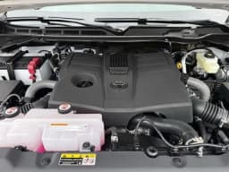 Toyota Tundra 4WD Platinum CrewMax 5.5' Bed (Natl) 2026 — side view