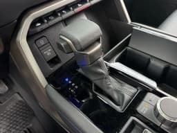 Toyota Tundra 4WD Platinum CrewMax 5.5' Bed (Natl) 2026 — side view