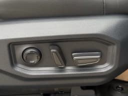 Toyota Tundra 4WD Platinum CrewMax 5.5' Bed (Natl) 2026 — side view