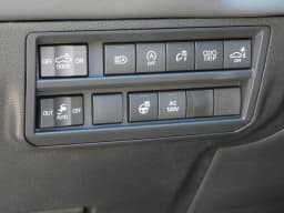 Toyota Tundra 4WD Platinum CrewMax 5.5' Bed (Natl) 2026 — side view