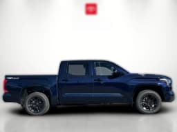Toyota Tundra 4WD Platinum Hybrid CrewMax 5.5' Bed (Natl) 2026 — side view