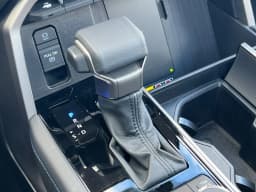 Toyota Tundra 4WD Platinum Hybrid CrewMax 5.5' Bed (Natl) 2026 — side view