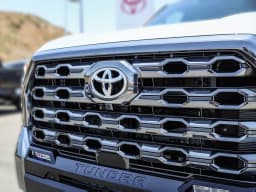 Toyota Tundra 4WD Platinum Hybrid CrewMax 5.5' Bed (Natl) 2026 — side view