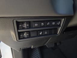 Toyota Tundra 4WD Capstone Hybrid CrewMax 5.5' Bed (Natl) 2026 — side view