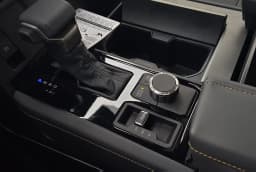 Toyota Tundra 4WD Capstone Hybrid CrewMax 5.5' Bed (Natl) 2026 — side view