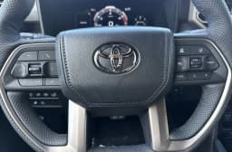 Toyota Tundra 4WD Platinum CrewMax 5.5' Bed (Natl) 2026 — side view