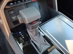 Toyota Tundra 4WD Platinum CrewMax 5.5' Bed (Natl) 2026 — side view