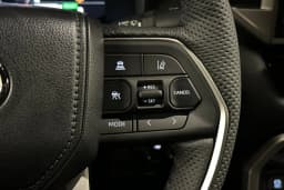 Toyota Tundra 4WD Limited Hybrid CrewMax 5.5' Bed (Natl) 2026 — side view