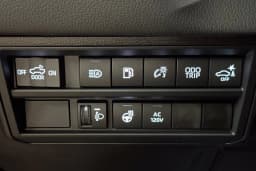 Toyota Tundra 4WD Limited Hybrid CrewMax 5.5' Bed (Natl) 2026 — side view