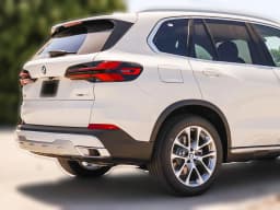 BMW X5 sDrive40i Sports Activity Vehicle 2026 — side view
