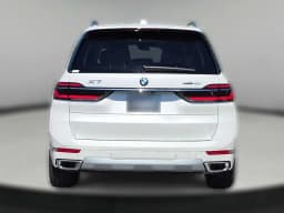 BMW X7 xDrive40i Sports Activity Vehicle 2027 — side view