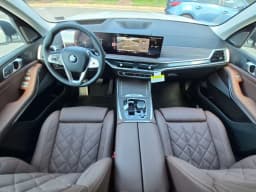 BMW X7 xDrive40i Sports Activity Vehicle 2027 — side view