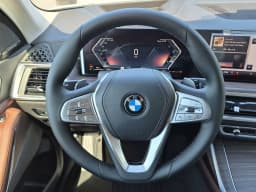 BMW X7 xDrive40i Sports Activity Vehicle 2027 — side view