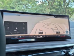 BMW X7 xDrive40i Sports Activity Vehicle 2027 — side view