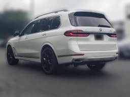 BMW X7 xDrive40i Sports Activity Vehicle 2027 — side view