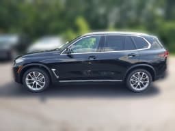 BMW X5 xDrive40i Sports Activity Vehicle 2026 — side view