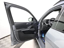 BMW X7 M60i Sports Activity Vehicle 2027 — side view