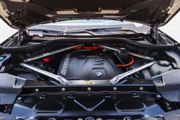 BMW X5 xDrive50e Plug-In Hybrid 2026 — side view