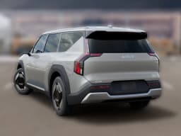 Kia EV9 Light Long Range RWD 2026 — side view