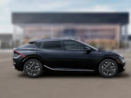 Kia EV6 Light Long Range RWD 2026 — side view