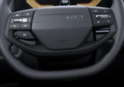 Kia Sportage LX FWD 2026 — side view
