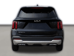 Kia Sorento LX FWD 2025 — side view
