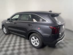 Kia Sorento LX FWD 2026 — side view