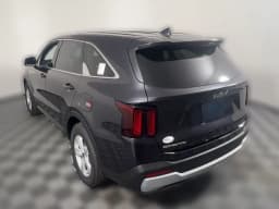 Kia Sorento LX FWD 2026 — side view