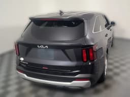 Kia Sorento LX FWD 2026 — side view