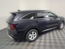 Kia Sorento LX FWD 2026 — side view