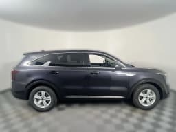 Kia Sorento LX FWD 2026 — side view