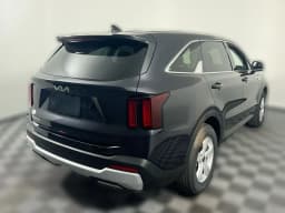 Kia Sorento LX FWD 2026 — side view