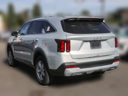 Kia Sorento LX FWD 2026 — side view