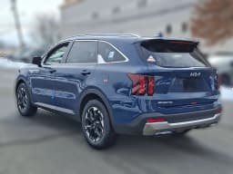 Kia Sorento S FWD 2026 — side view