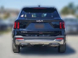 Kia Sorento S FWD 2026 — side view