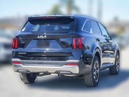 Kia Sorento S FWD 2026 — side view