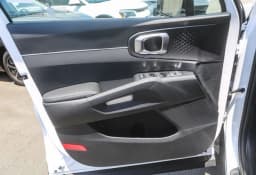 Kia Sorento S FWD 2026 — side view