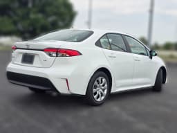 Toyota Corolla LE CVT (Natl) 2026 — side view