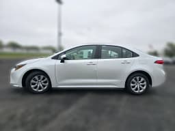 Toyota Corolla LE CVT (Natl) 2026 — side view