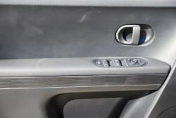 Hyundai IONIQ 5 SE RWD 2026 — side view