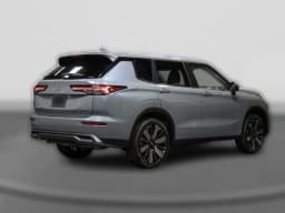 Mitsubishi Outlander SE FWD 2026 — side view