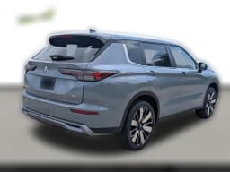Mitsubishi Outlander SE FWD 2026 — side view