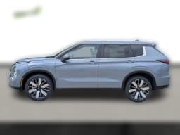 Mitsubishi Outlander SE FWD 2026 — side view
