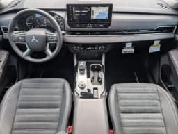 Mitsubishi Outlander SE FWD 2026 — side view